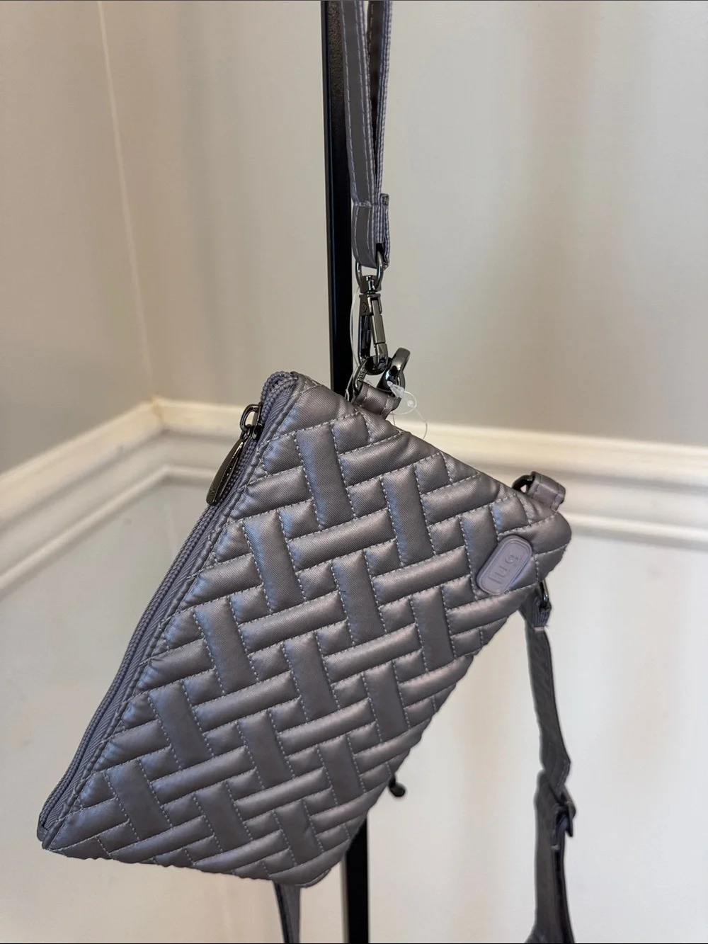Lug peekaboo Quilted Metallic Pearl Crossbody/wristlet w/Detachable Straps